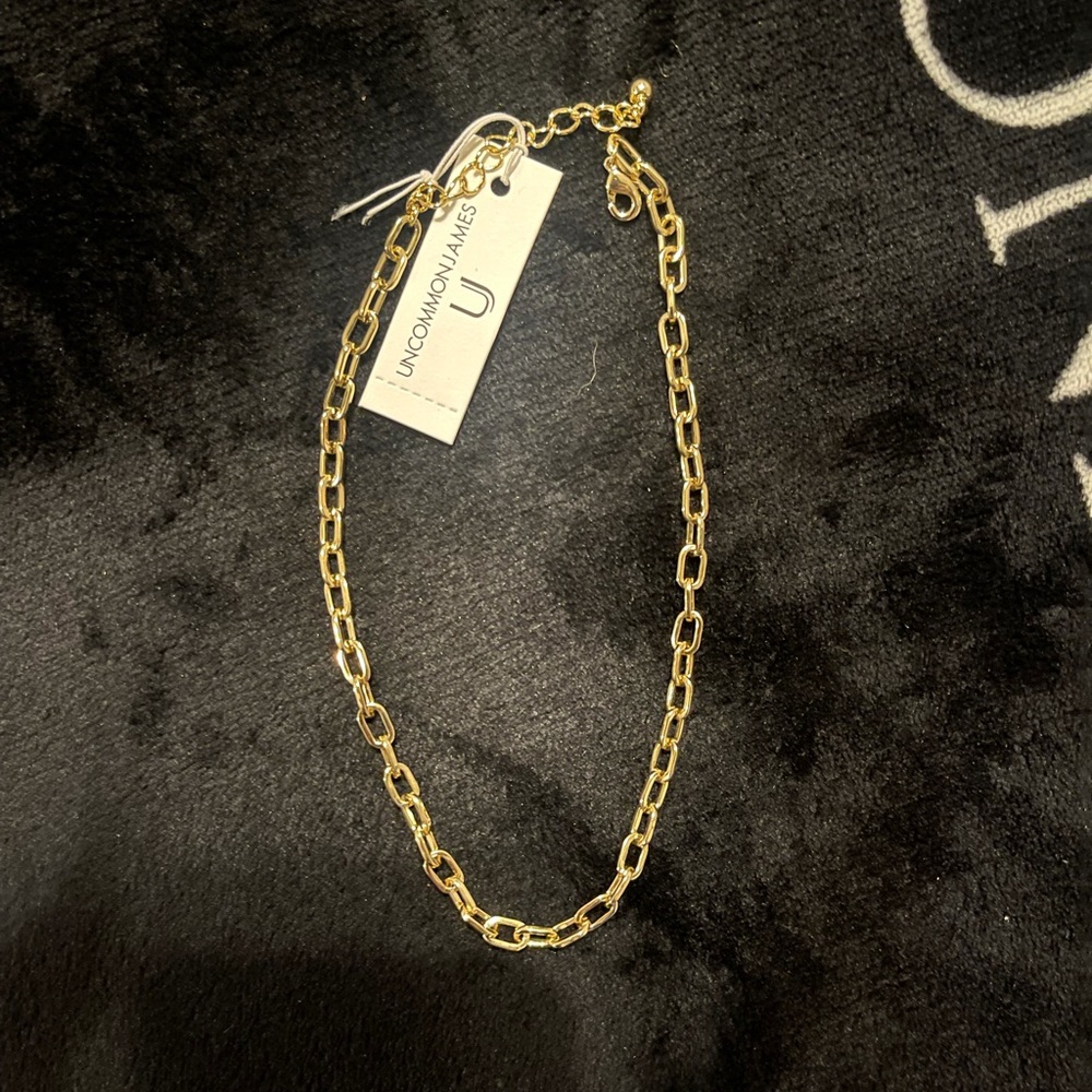 Uncommon James Choker